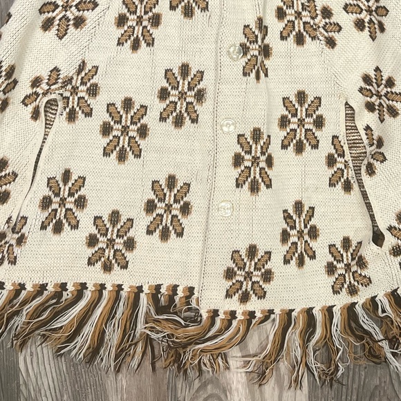 VINTAGE SWEATER CAPE - Picture 3 of 4